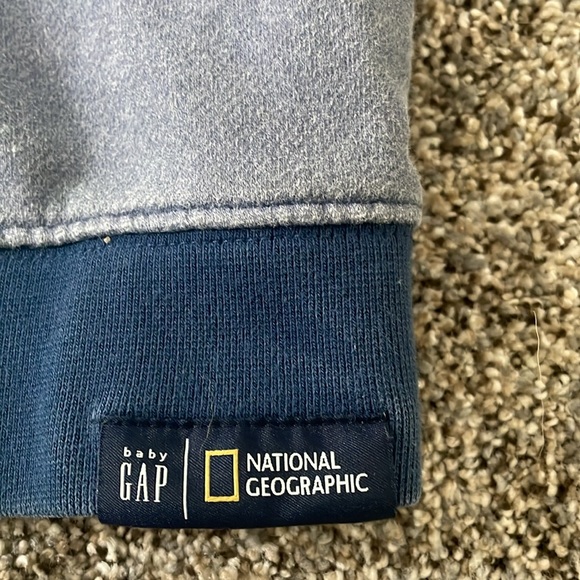Boys gap sweatshirt 4T - Picture 2 of 5